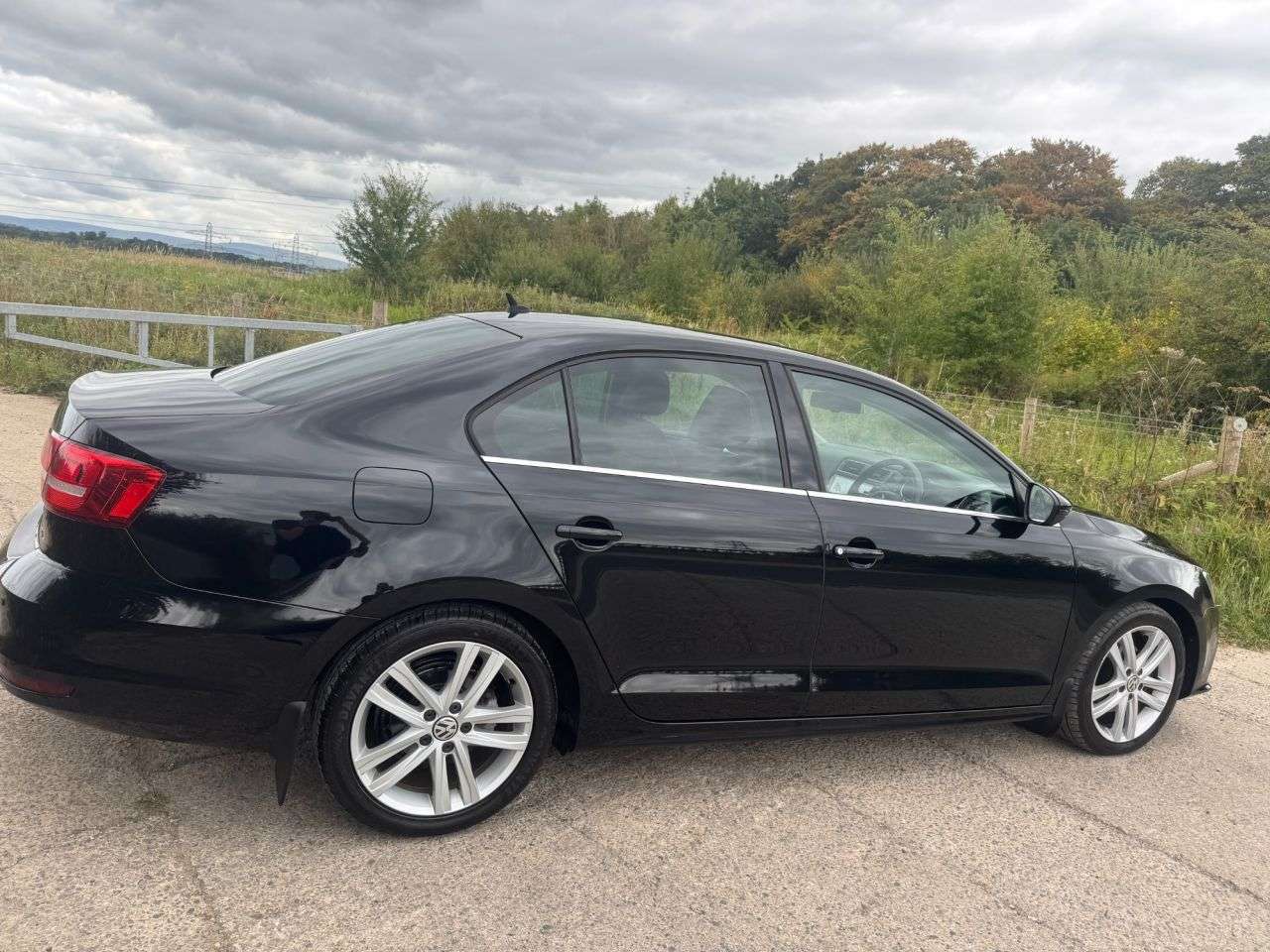 A 2015 VOLKSWAGEN JETTA 2.0 TDI BlueMotion Tech GT Saloon 4dr Diesel DSG Euro 6 (s/s) (150 ps) A 2015 VOLKSWAGEN JETTA 2.0 TDI BlueMotion Tech GT Saloon 4dr Diesel DSG Euro 6 (s/s) (150 ps)