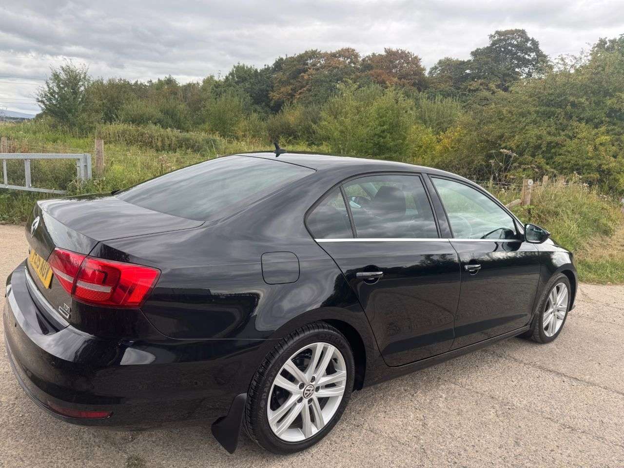 A 2015 VOLKSWAGEN JETTA 2.0 TDI BlueMotion Tech GT Saloon 4dr Diesel DSG Euro 6 (s/s) (150 ps) A 2015 VOLKSWAGEN JETTA 2.0 TDI BlueMotion Tech GT Saloon 4dr Diesel DSG Euro 6 (s/s) (150 ps)