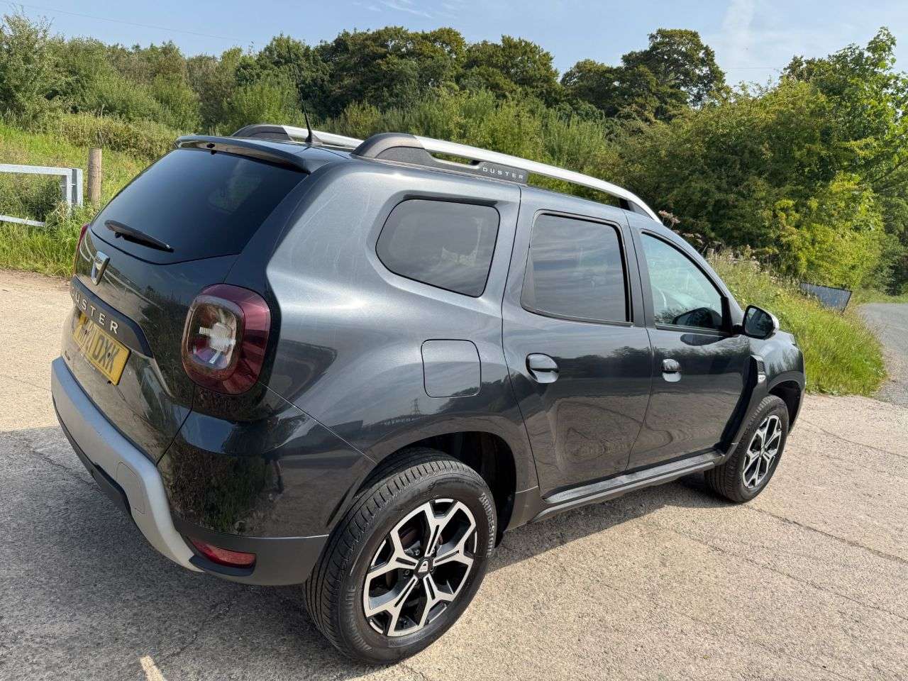 A 2021 DACIA DUSTER 1.0 TCe Prestige SUV 5dr Petrol Manual Euro 6 (s/s) (90 ps) A 2021 DACIA DUSTER 1.0 TCe Prestige SUV 5dr Petrol Manual Euro 6 (s/s) (90 ps)