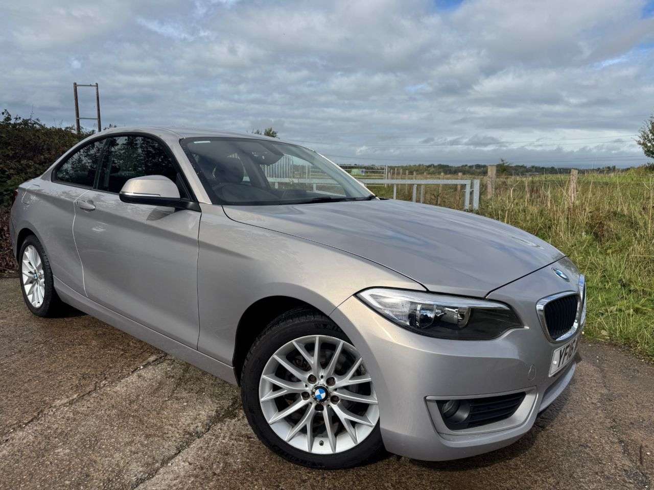 A 2016 BMW 2 SERIES 1.5 218i SE Coupe 2dr Petrol Manual Euro 6 (s/s) (136 ps) A 2016 BMW 2 SERIES 1.5 218i SE Coupe 2dr Petrol Manual Euro 6 (s/s) (136 ps)