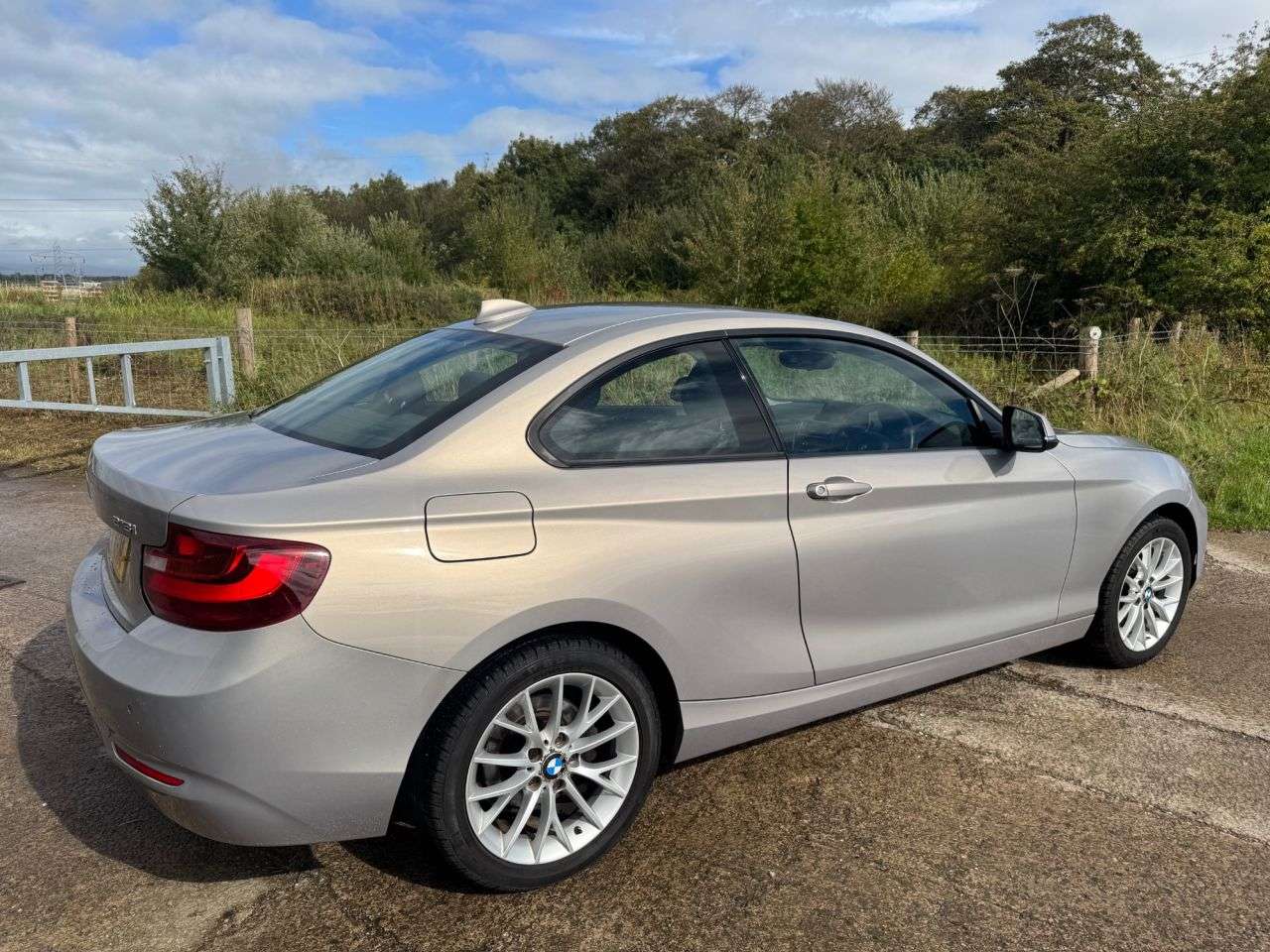 A 2016 BMW 2 SERIES 1.5 218i SE Coupe 2dr Petrol Manual Euro 6 (s/s) (136 ps) A 2016 BMW 2 SERIES 1.5 218i SE Coupe 2dr Petrol Manual Euro 6 (s/s) (136 ps)