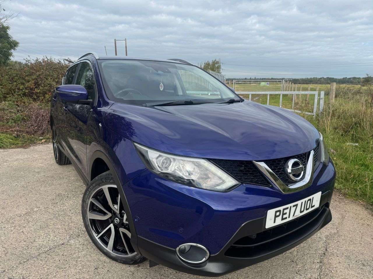 A 2017 NISSAN QASHQAI 1.5 dCi Tekna SUV 5dr Diesel Manual 2WD Euro 6 (s/s) (110 ps) A 2017 NISSAN QASHQAI 1.5 dCi Tekna SUV 5dr Diesel Manual 2WD Euro 6 (s/s) (110 ps)