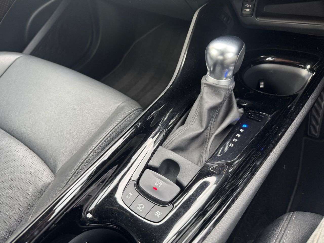 2019 TOYOTA C-HR 2019 TOYOTA C-HR