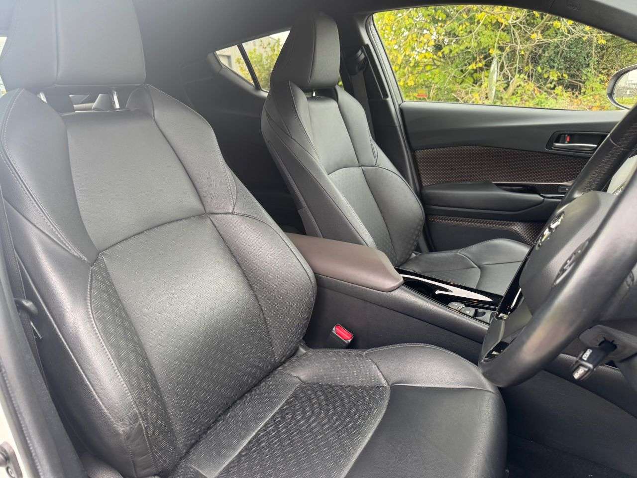 2019 TOYOTA C-HR 2019 TOYOTA C-HR