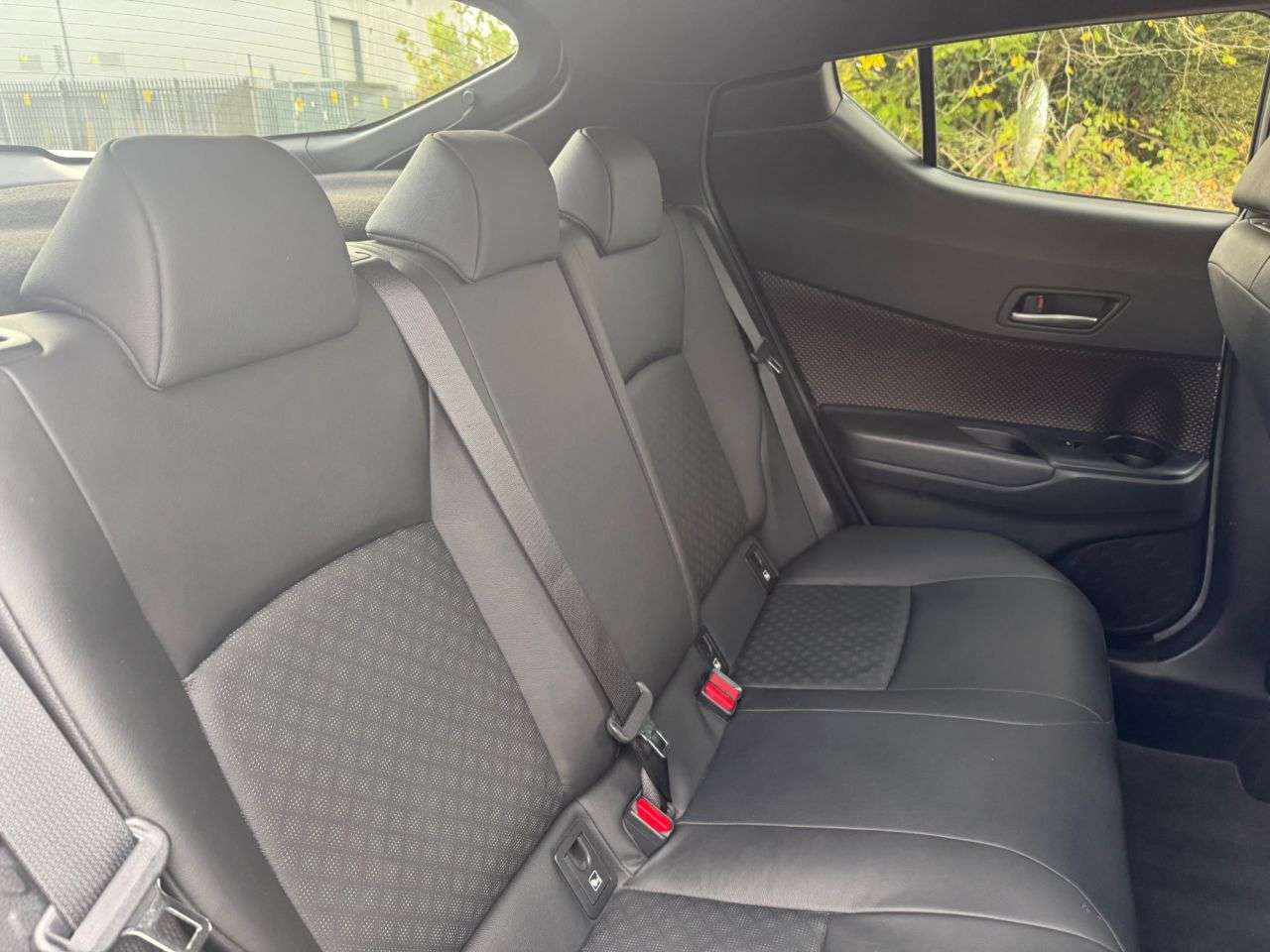 2019 TOYOTA C-HR 2019 TOYOTA C-HR