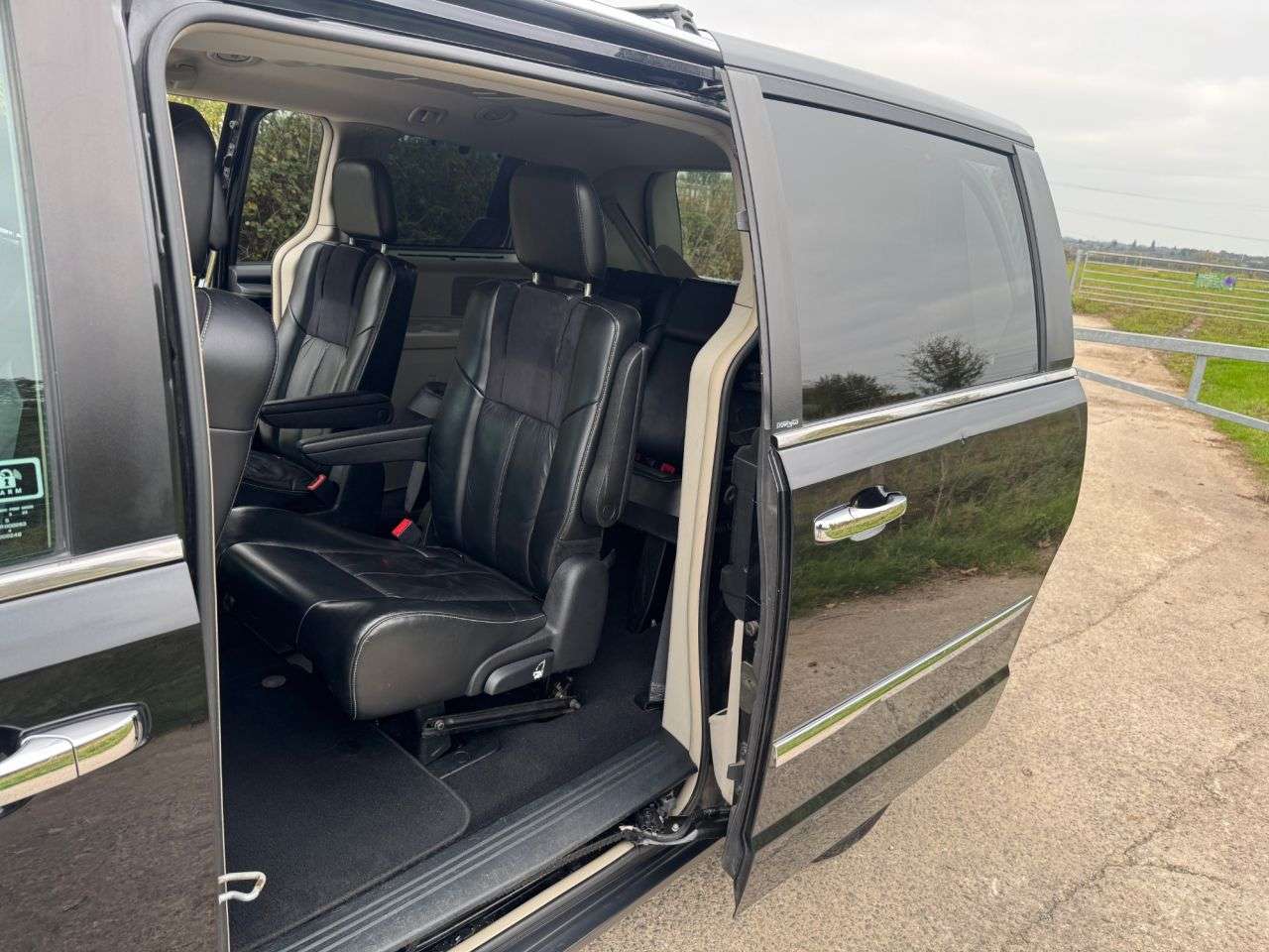 2013 CHRYSLER GRAND VOYAGER 2013 CHRYSLER GRAND VOYAGER