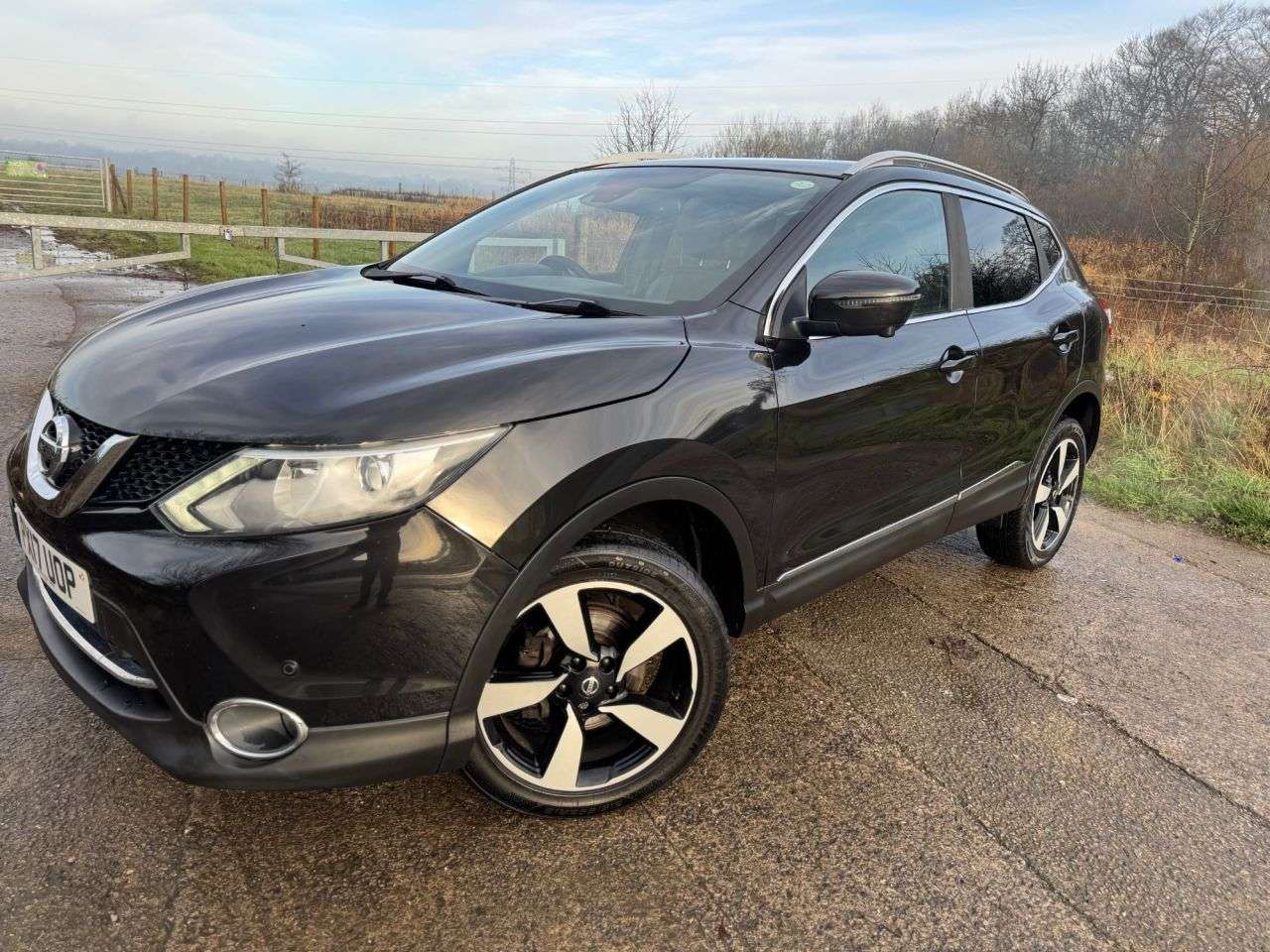 A 2017 NISSAN QASHQAI 1.6 DIG-T N-Vision SUV 5dr Petrol Manual 2WD Euro 6 (s/s) (163 ps) A 2017 NISSAN QASHQAI 1.6 DIG-T N-Vision SUV 5dr Petrol Manual 2WD Euro 6 (s/s) (163 ps)