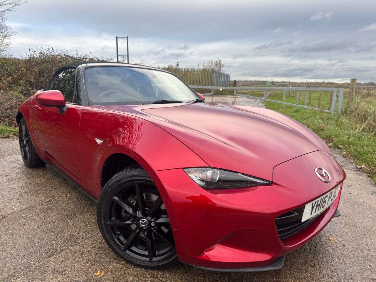 2016 MAZDA MX-5 2016 MAZDA MX-5