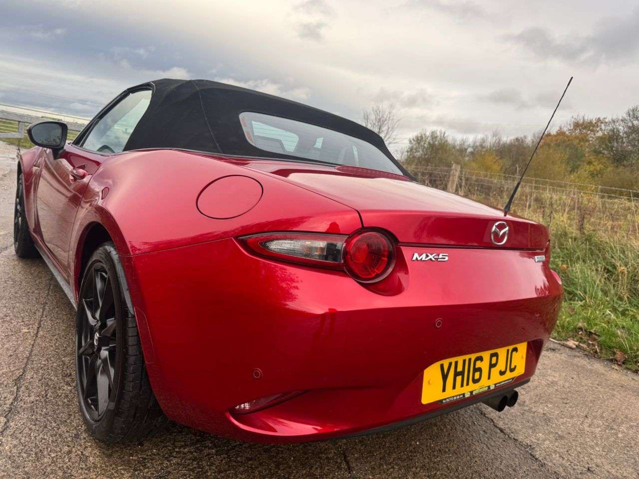 2016 MAZDA MX-5 2016 MAZDA MX-5