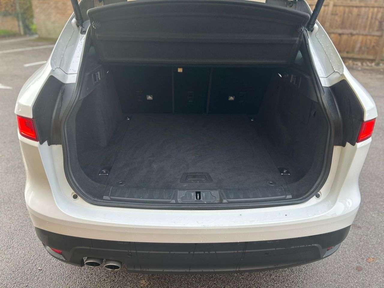 2018 JAGUAR F-PACE 2018 JAGUAR F-PACE