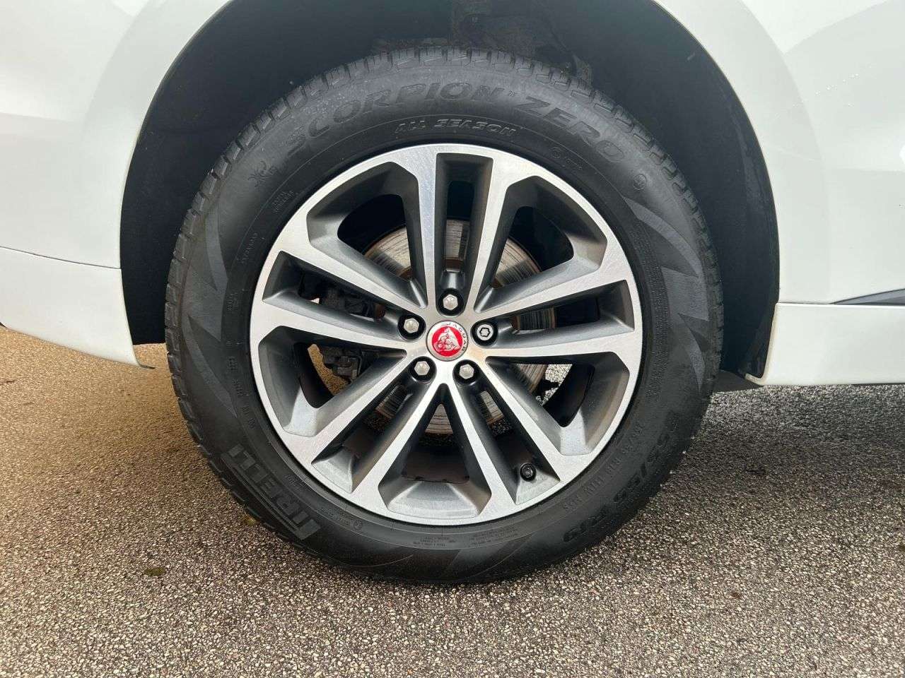 2018 JAGUAR F-PACE 2018 JAGUAR F-PACE