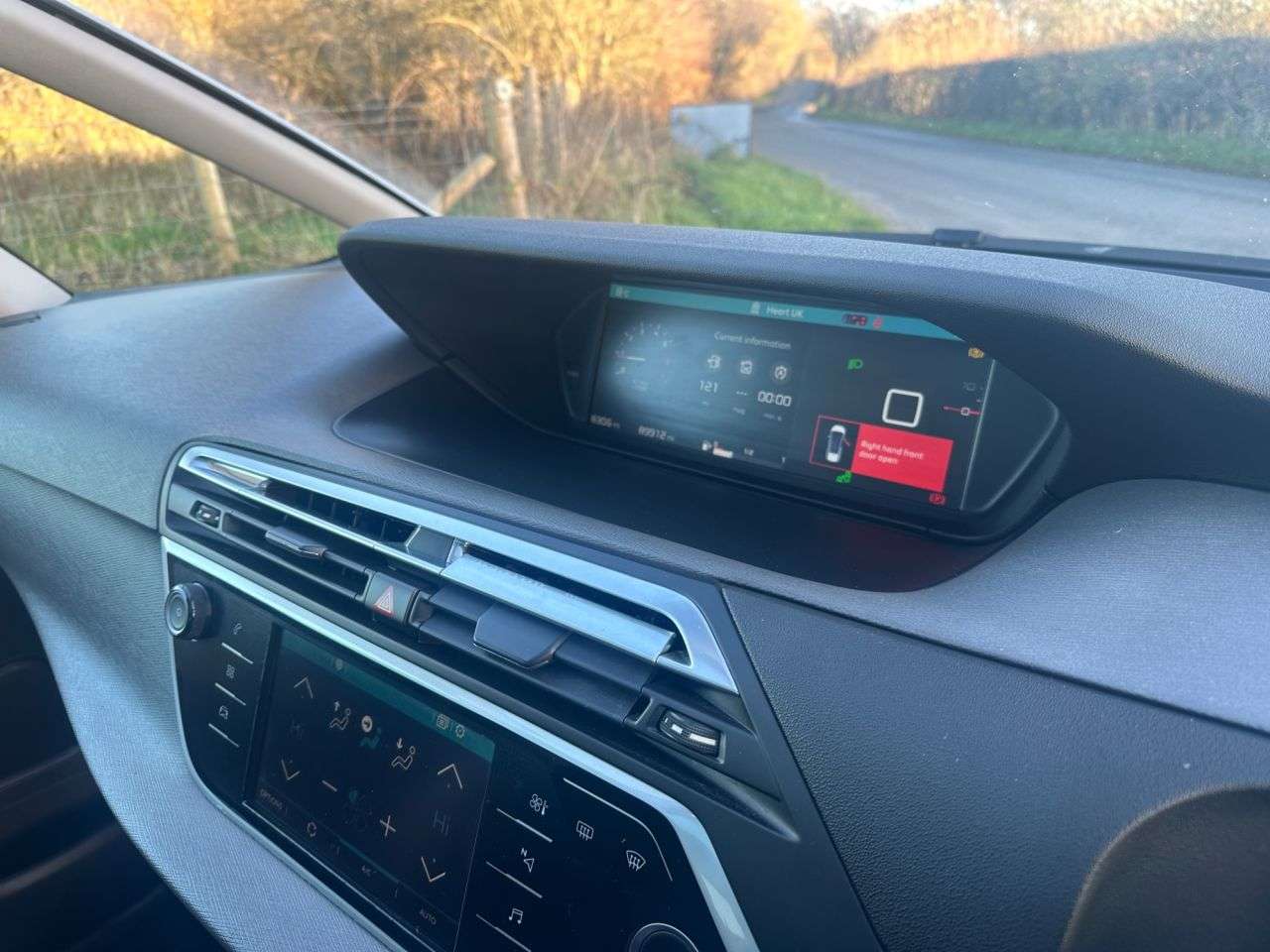 A 2019 CITROEN GRAND C4 SPACETOURER 1.5 BlueHDi Flair MPV 5dr Diesel Manual Euro 6 (s/s) (130 ps) GLASS PANO RO A 2019 CITROEN GRAND C4 SPACETOURER 1.5 BlueHDi Flair MPV 5dr Diesel Manual Euro 6 (s/s) (130 ps) GLASS PANO RO