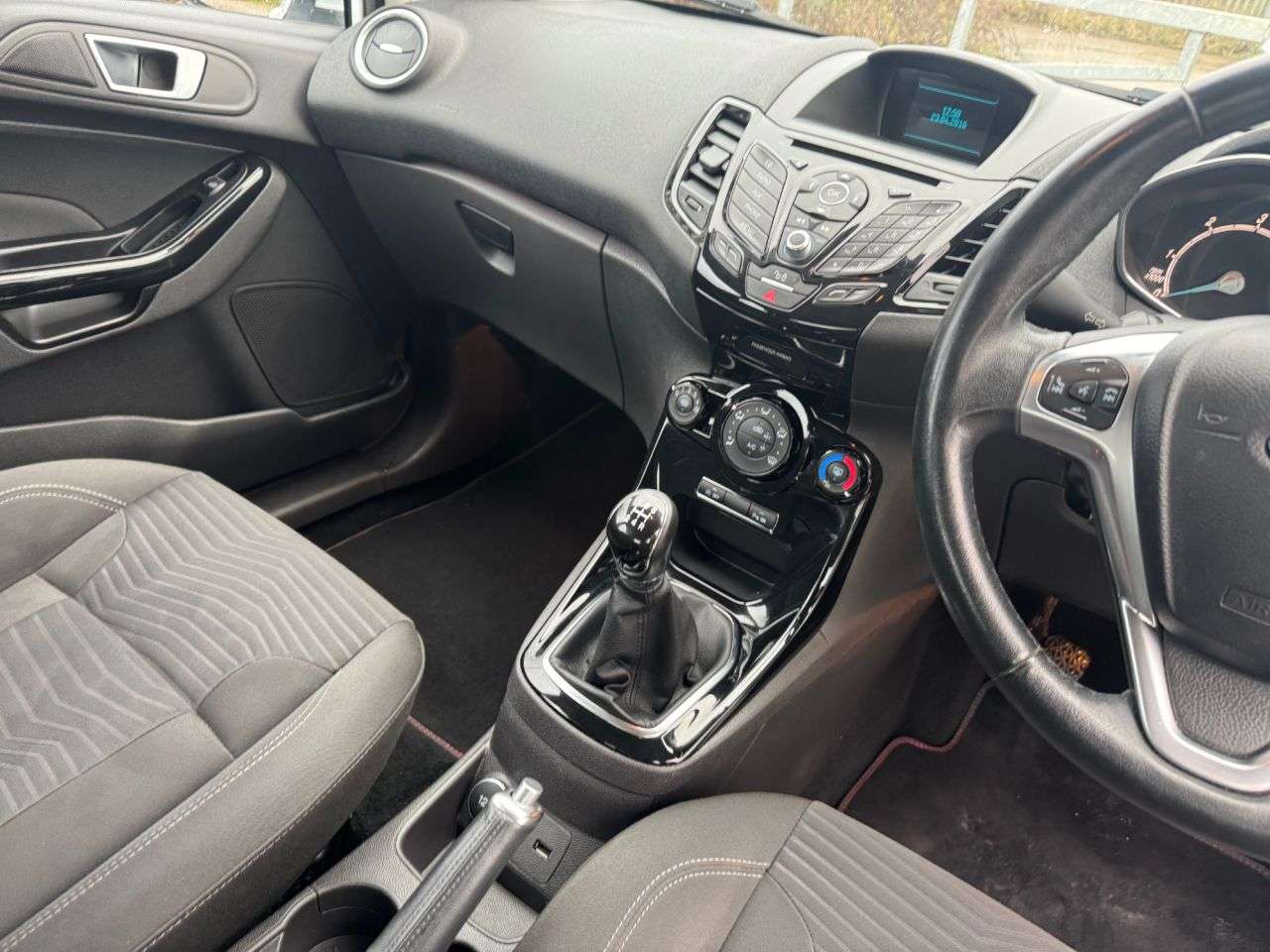 2015 FORD FIESTA 2015 FORD FIESTA