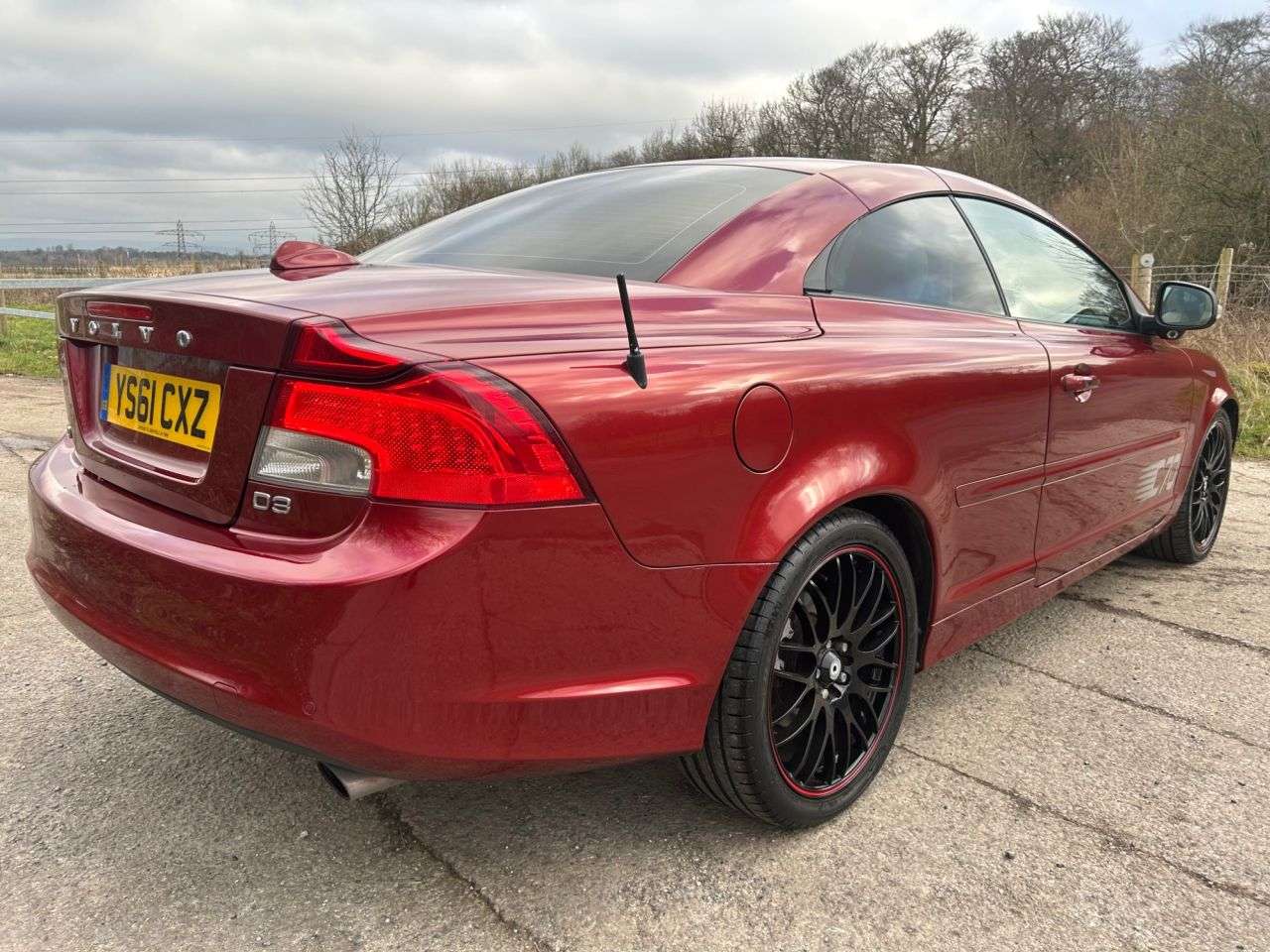 A 2011 VOLVO C70 2.0 D3 SE Lux Convertible 2dr Diesel Manual Euro 5 (150 ps) A 2011 VOLVO C70 2.0 D3 SE Lux Convertible 2dr Diesel Manual Euro 5 (150 ps)