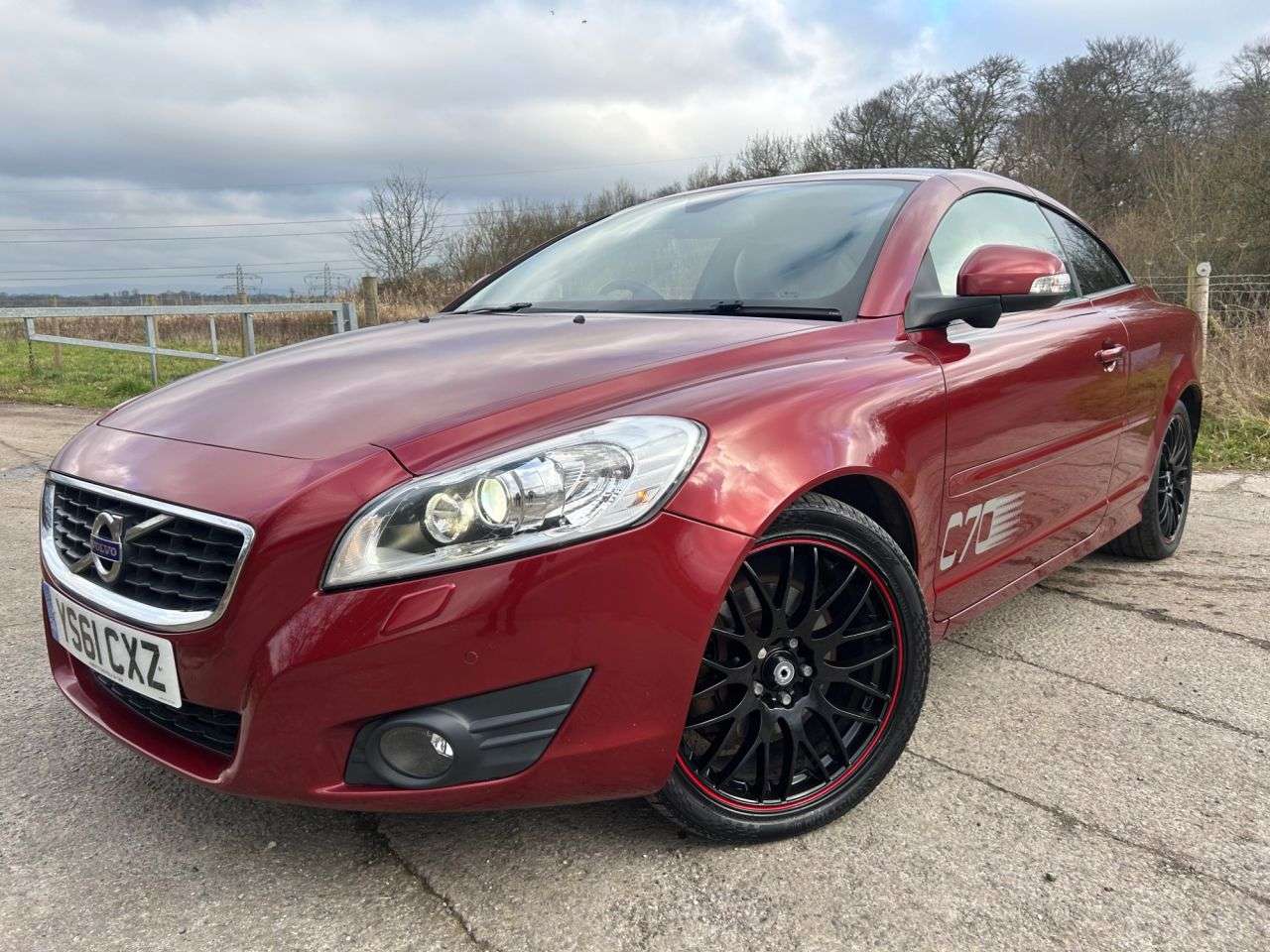 A 2011 VOLVO C70 2.0 D3 SE Lux Convertible 2dr Diesel Manual Euro 5 (150 ps) A 2011 VOLVO C70 2.0 D3 SE Lux Convertible 2dr Diesel Manual Euro 5 (150 ps)