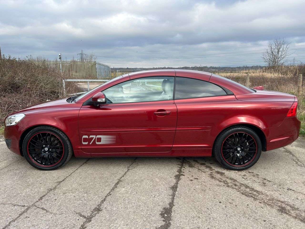 2011 VOLVO C70 2011 VOLVO C70