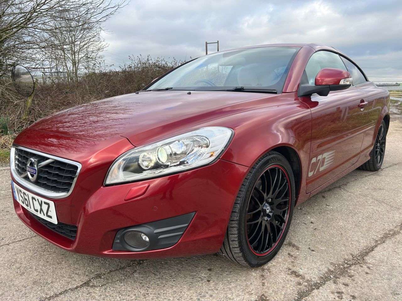 2011 VOLVO C70 2011 VOLVO C70