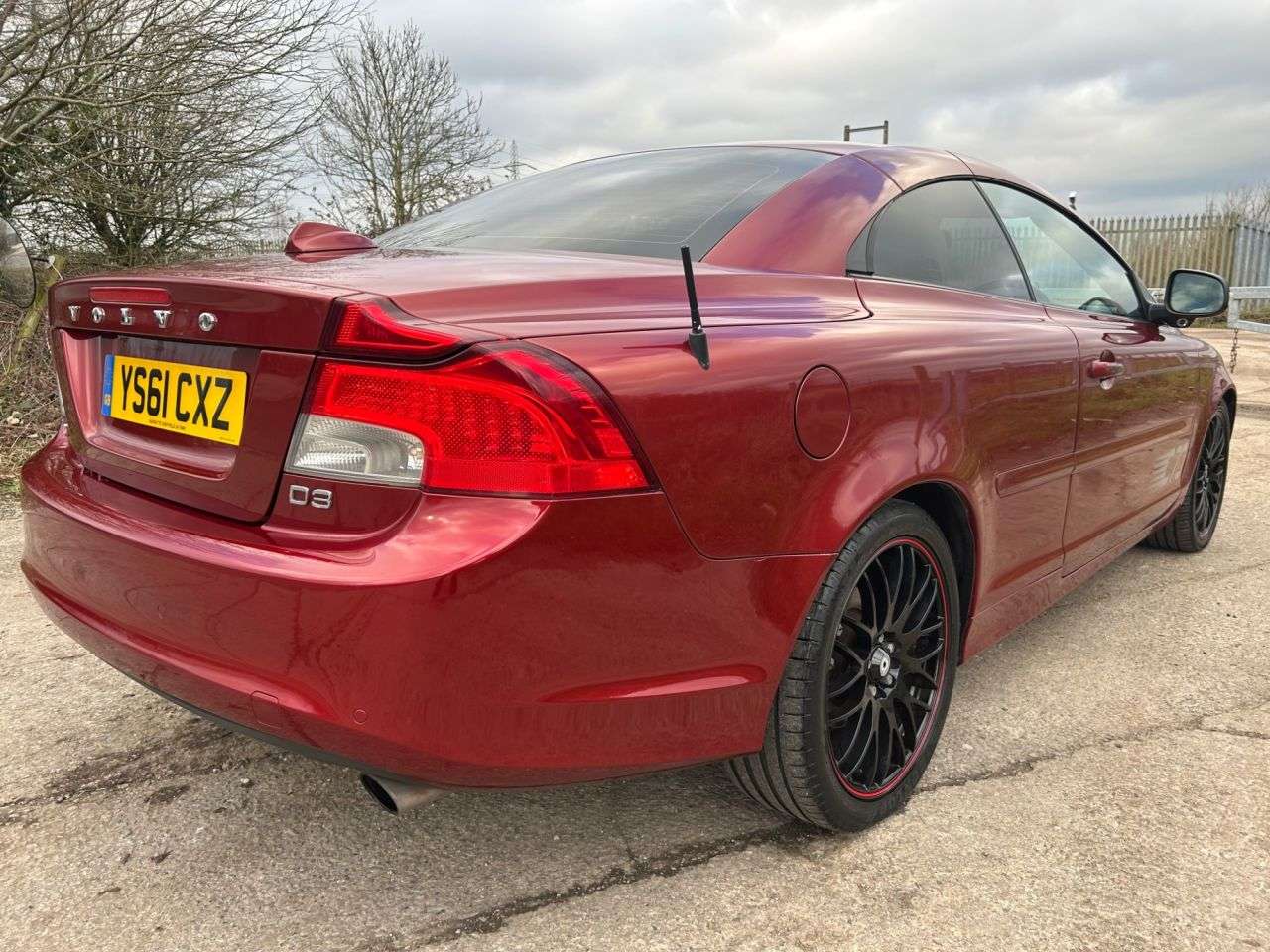 2011 VOLVO C70 2011 VOLVO C70