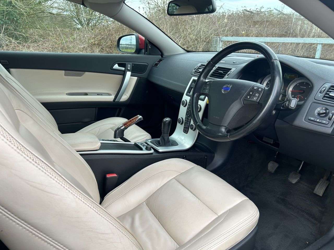 2011 VOLVO C70 2011 VOLVO C70