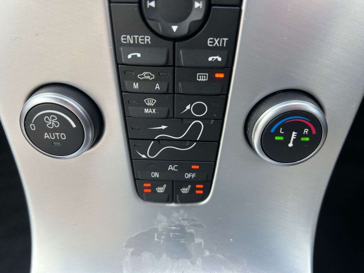 2011 VOLVO C70 2011 VOLVO C70