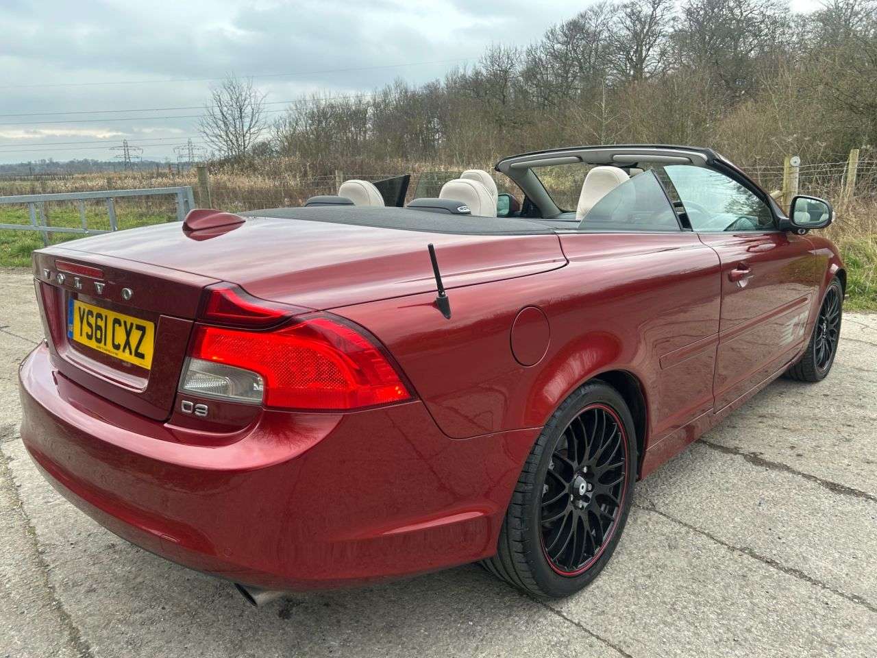 2011 VOLVO C70 2011 VOLVO C70