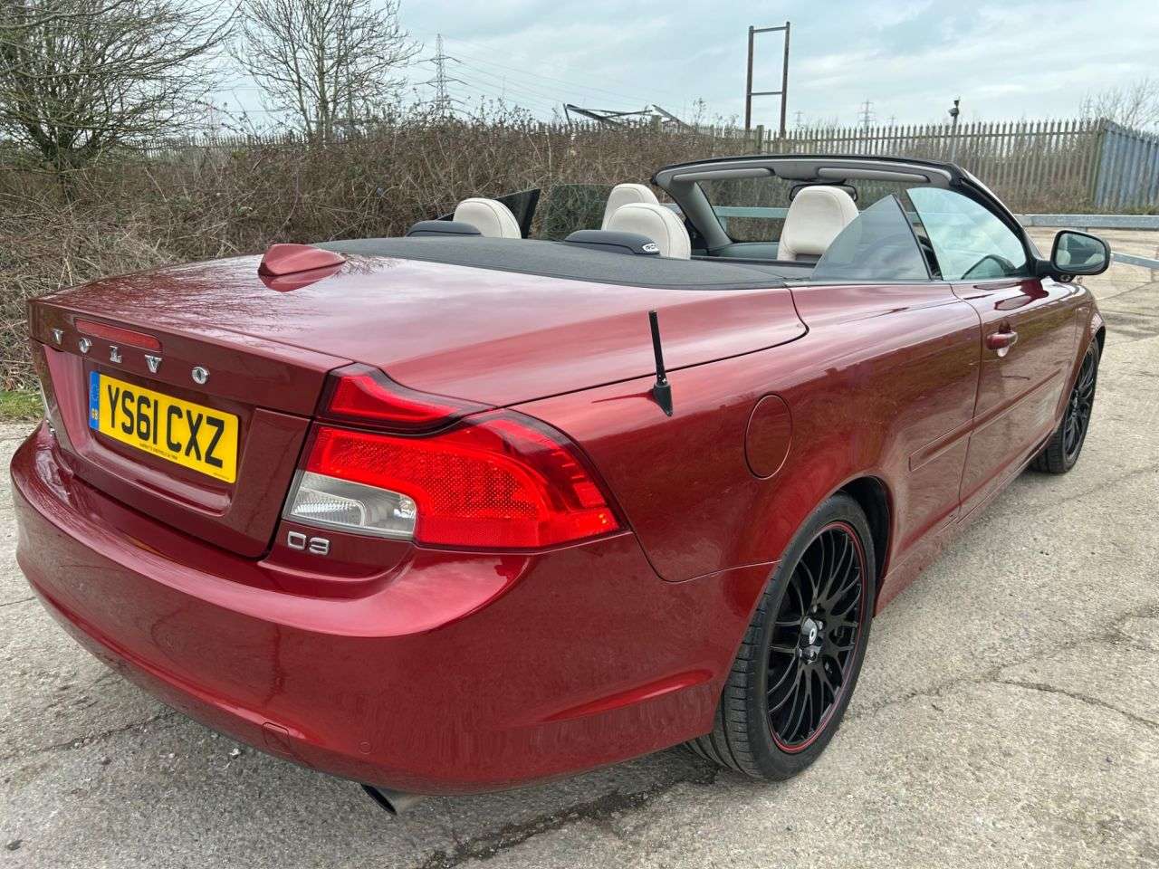 2011 VOLVO C70 2011 VOLVO C70