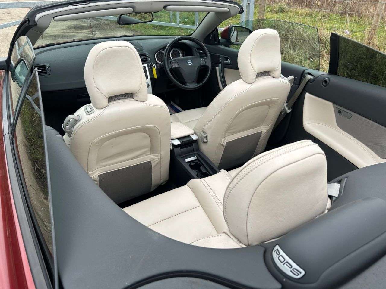 2011 VOLVO C70 2011 VOLVO C70