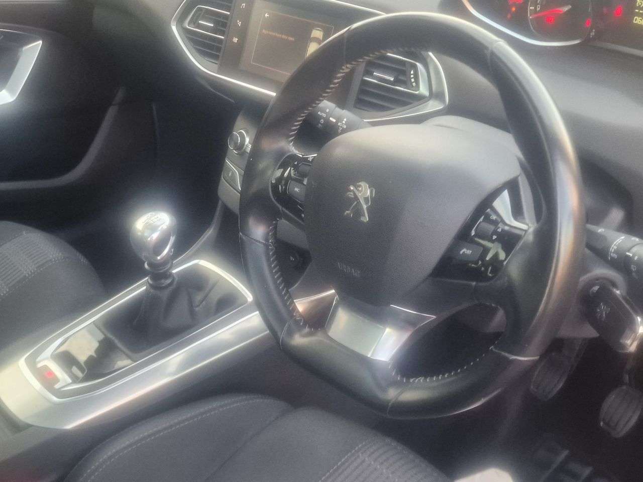 2018 PEUGEOT 308 SW 2018 PEUGEOT 308 SW