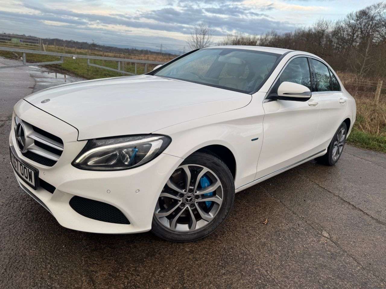 A 2017 MERCEDES-BENZ C-CLASS 2.0 C350e 6.4kWh Sport Saloon 4dr Petrol Plug-in Hybrid G-Tronic+ Euro 6 (s A 2017 MERCEDES-BENZ C-CLASS 2.0 C350e 6.4kWh Sport Saloon 4dr Petrol Plug-in Hybrid G-Tronic+ Euro 6 (s