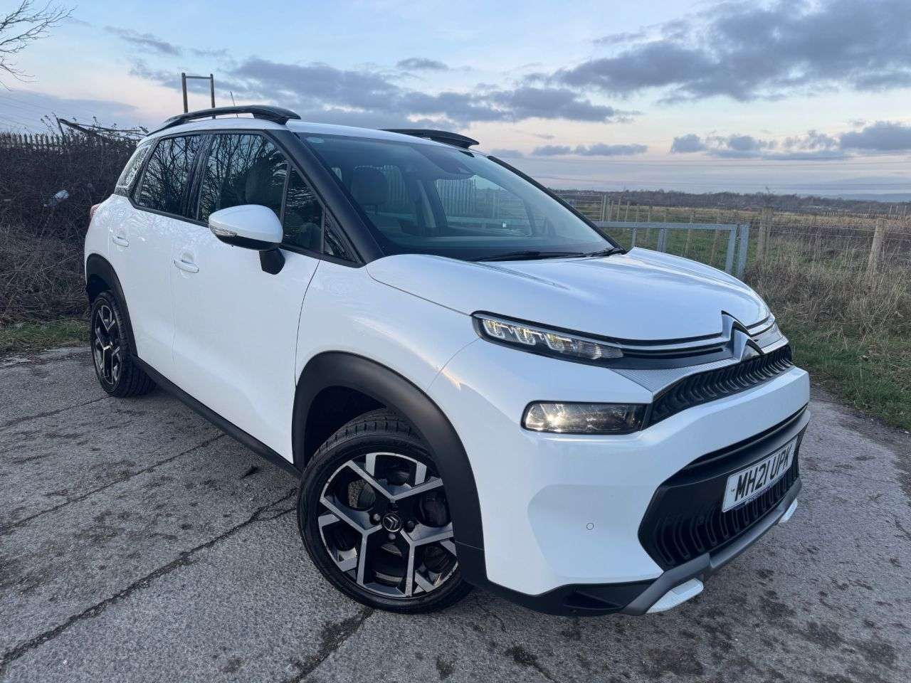 A 2021 CITROEN C3 AIRCROSS 1.2 PureTech Shine Plus SUV 5dr Petrol Manual Euro 6 (s/s) (110 ps) A 2021 CITROEN C3 AIRCROSS 1.2 PureTech Shine Plus SUV 5dr Petrol Manual Euro 6 (s/s) (110 ps)