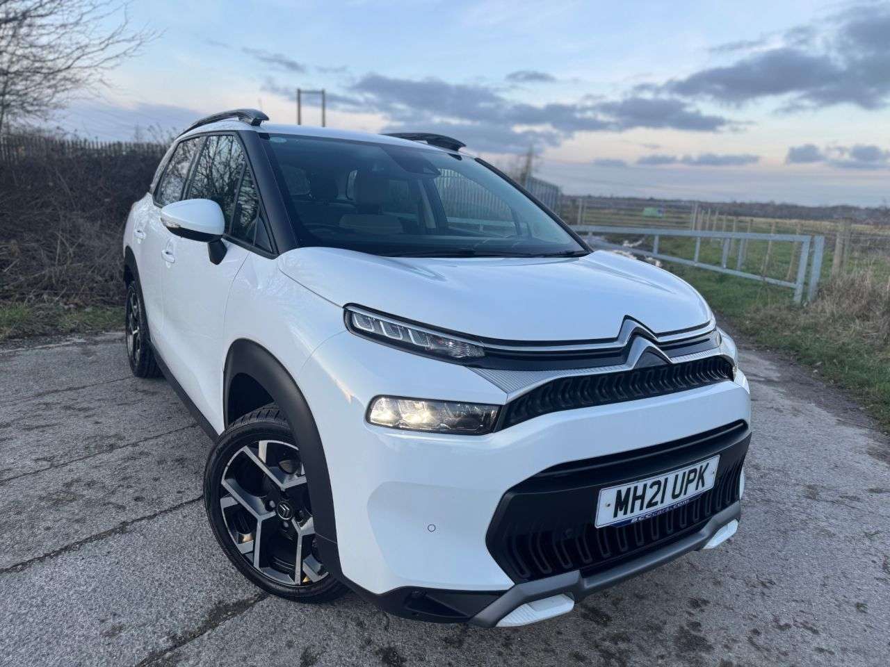 A 2021 CITROEN C3 AIRCROSS 1.2 PureTech Shine Plus SUV 5dr Petrol Manual Euro 6 (s/s) (110 ps) A 2021 CITROEN C3 AIRCROSS 1.2 PureTech Shine Plus SUV 5dr Petrol Manual Euro 6 (s/s) (110 ps)