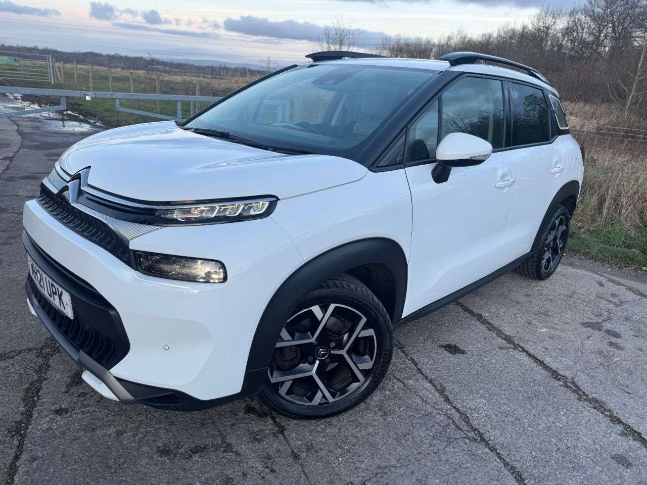A 2021 CITROEN C3 AIRCROSS 1.2 PureTech Shine Plus SUV 5dr Petrol Manual Euro 6 (s/s) (110 ps) A 2021 CITROEN C3 AIRCROSS 1.2 PureTech Shine Plus SUV 5dr Petrol Manual Euro 6 (s/s) (110 ps)