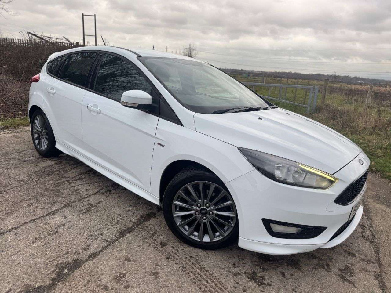 A 2018 FORD FOCUS 1.0T EcoBoost ST-Line Hatchback 5dr Petrol Manual Euro 6 (s/s) (140 ps) A 2018 FORD FOCUS 1.0T EcoBoost ST-Line Hatchback 5dr Petrol Manual Euro 6 (s/s) (140 ps)