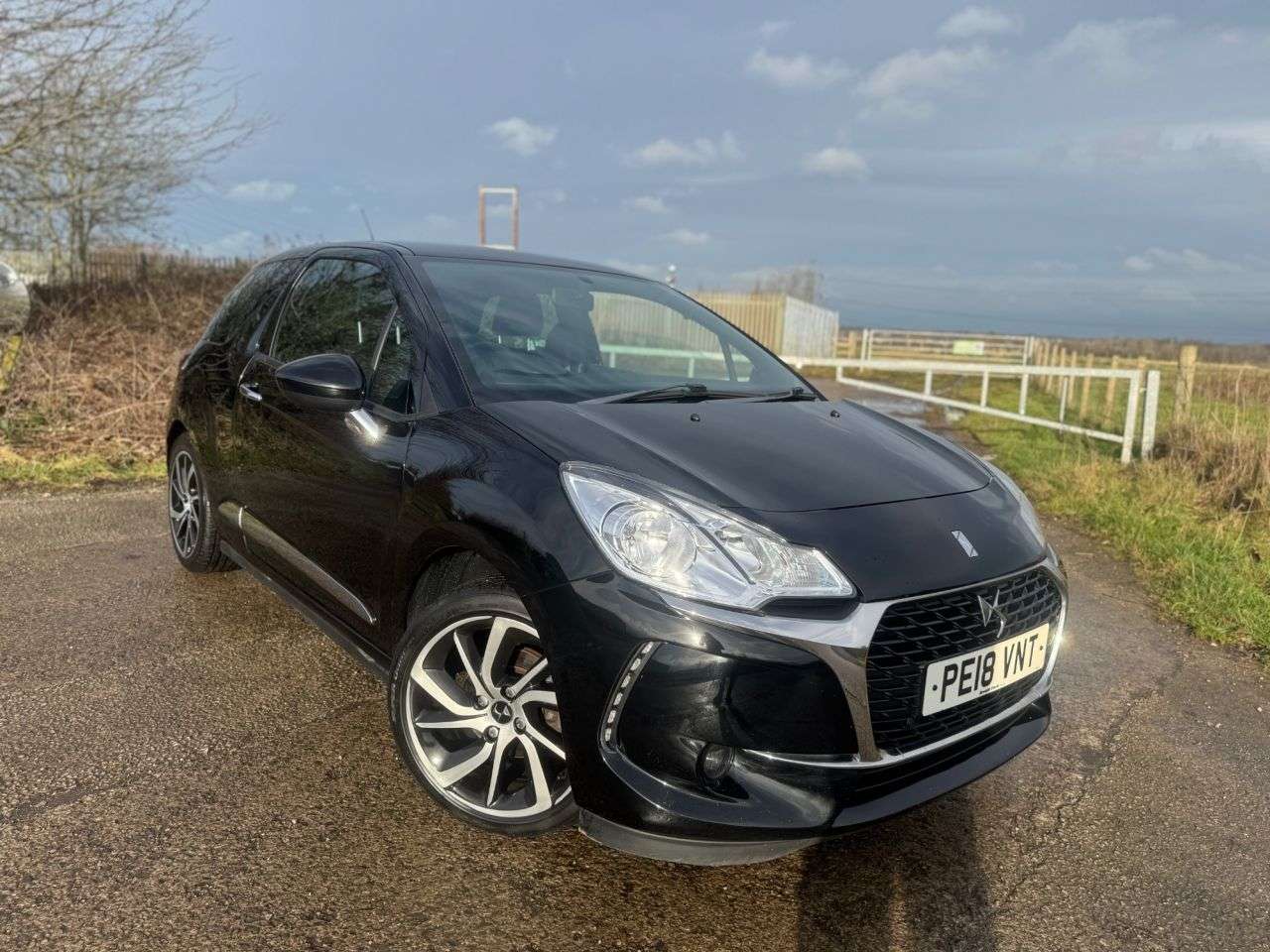 A 2018 DS AUTOMOBILES DS 3 1.2 PureTech Connected Chic Hatchback 3dr Petrol Manual Euro 6 (82 ps) A 2018 DS AUTOMOBILES DS 3 1.2 PureTech Connected Chic Hatchback 3dr Petrol Manual Euro 6 (82 ps)
