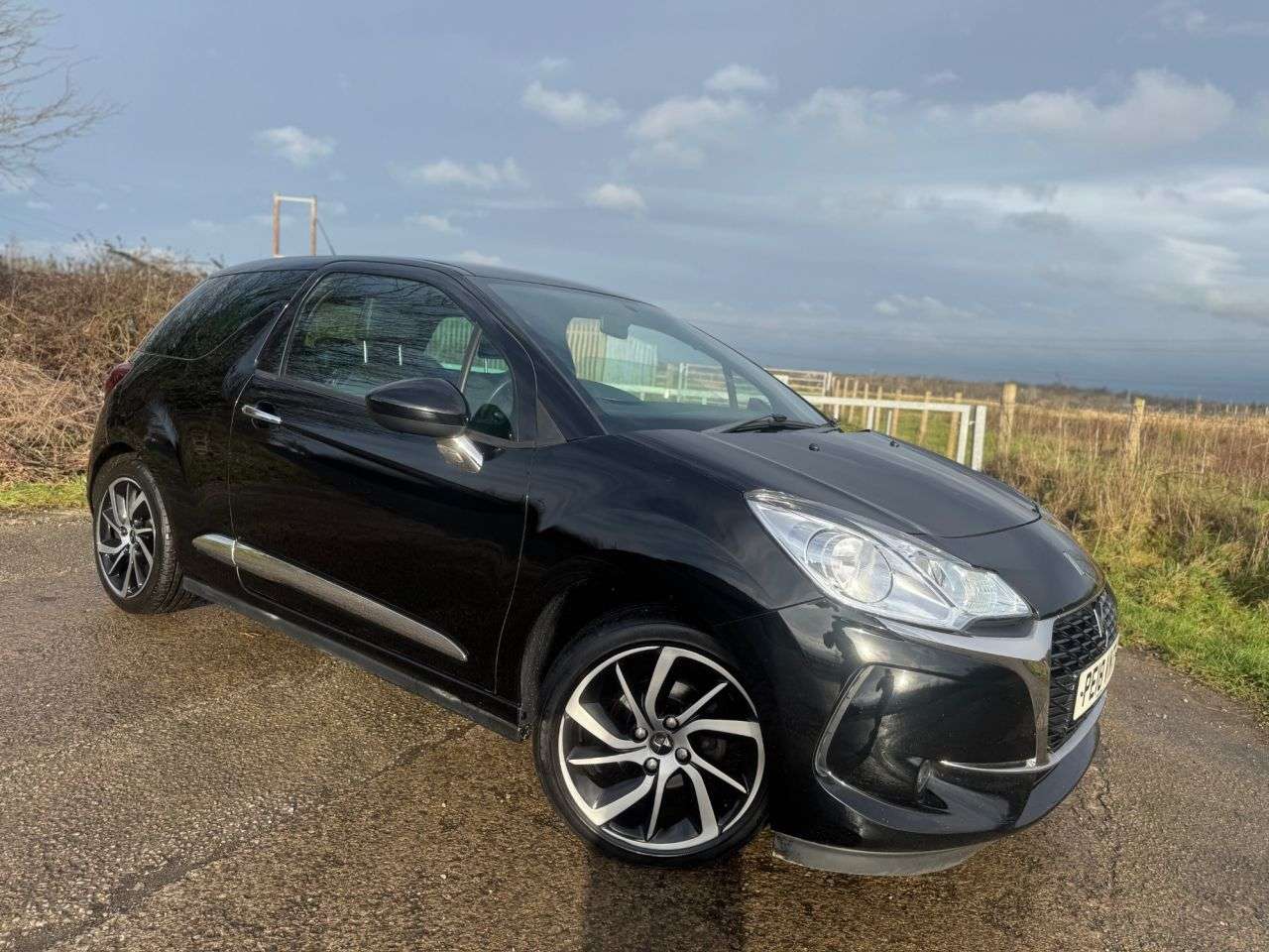 A 2018 DS AUTOMOBILES DS 3 1.2 PureTech Connected Chic Hatchback 3dr Petrol Manual Euro 6 (82 ps) A 2018 DS AUTOMOBILES DS 3 1.2 PureTech Connected Chic Hatchback 3dr Petrol Manual Euro 6 (82 ps)