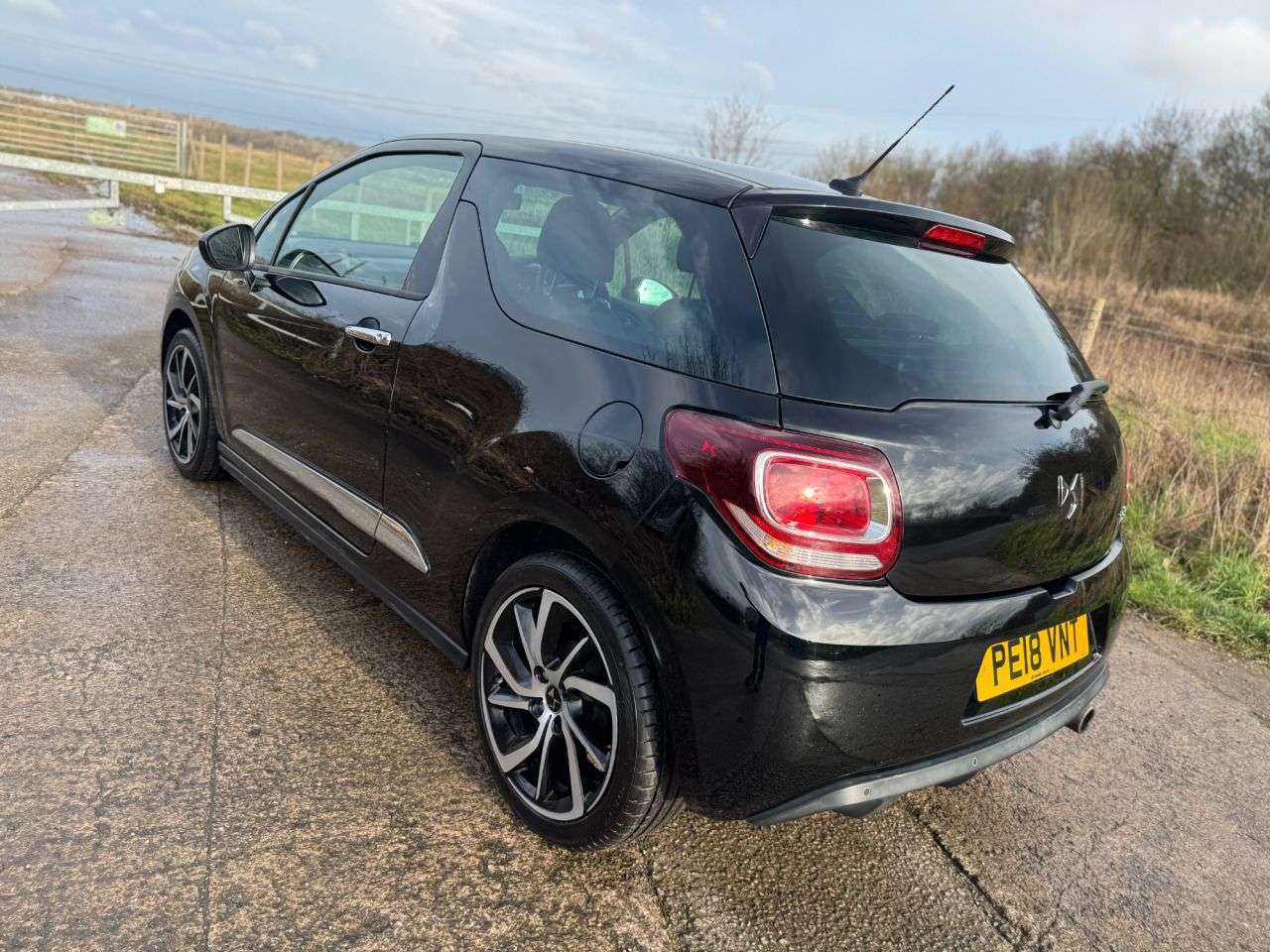 2018 DS AUTOMOBILES DS 3 2018 DS AUTOMOBILES DS 3