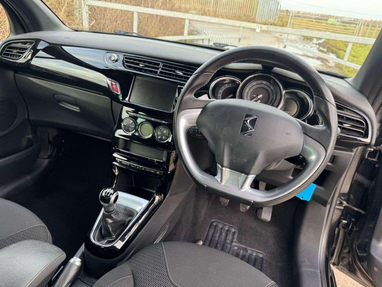 2018 DS AUTOMOBILES DS 3 2018 DS AUTOMOBILES DS 3