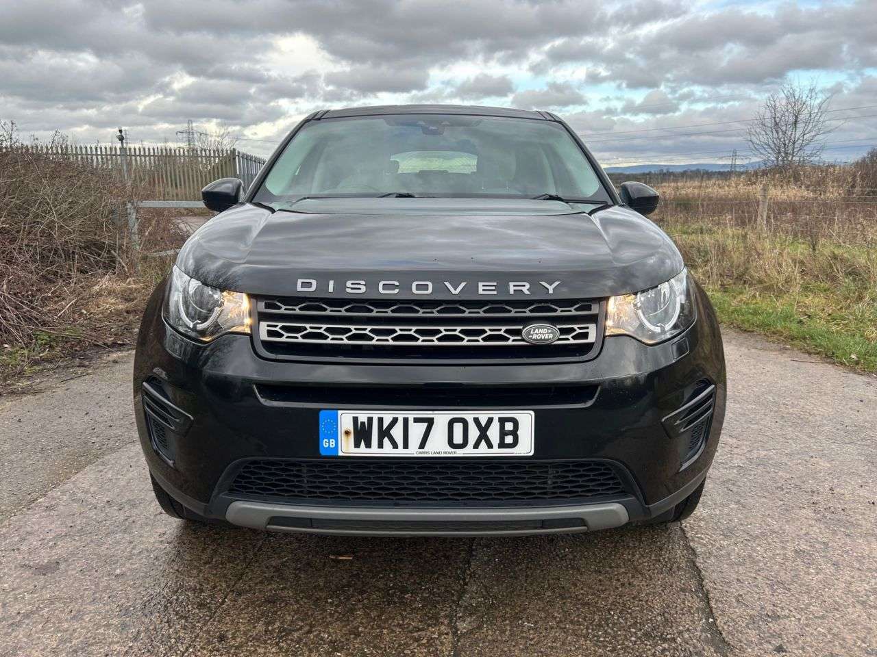 A 2017 LAND ROVER DISCOVERY SPORT 2.0 TD4 SE SUV 5dr Diesel Manual 4WD Euro 6 (s/s) (180 ps) A 2017 LAND ROVER DISCOVERY SPORT 2.0 TD4 SE SUV 5dr Diesel Manual 4WD Euro 6 (s/s) (180 ps)