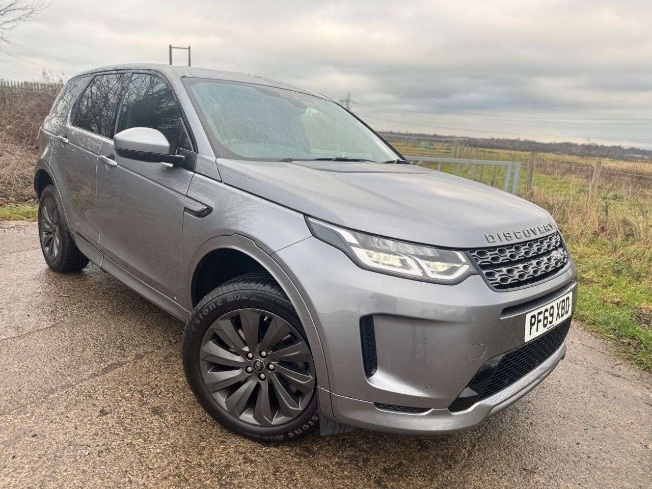 A 2020 LAND ROVER DISCOVERY SPORT 2.0 P200 MHEV R-Dynamic S SUV 5dr Petrol Auto 4WD Euro 6 (s/s) (200 ps) A 2020 LAND ROVER DISCOVERY SPORT 2.0 P200 MHEV R-Dynamic S SUV 5dr Petrol Auto 4WD Euro 6 (s/s) (200 ps)