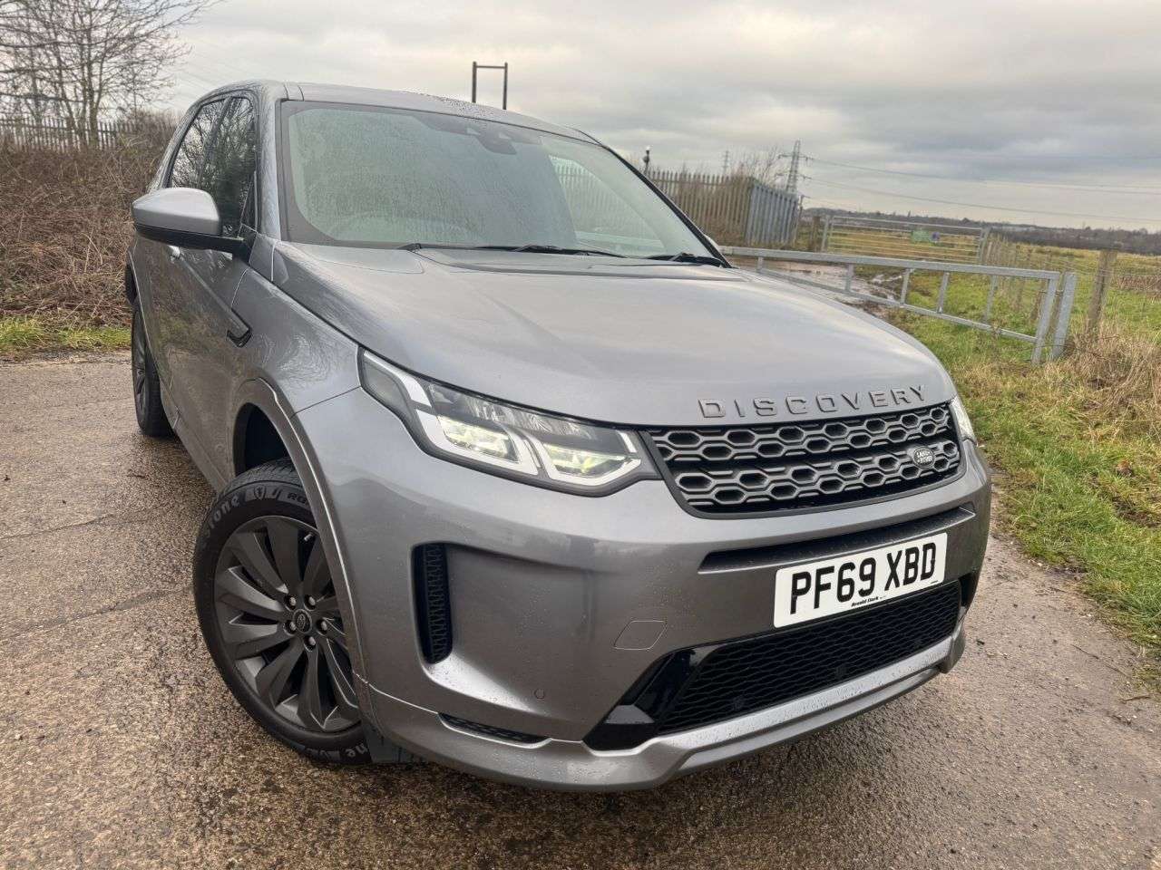 A 2020 LAND ROVER DISCOVERY SPORT 2.0 P200 MHEV R-Dynamic S SUV 5dr Petrol Auto 4WD Euro 6 (s/s) (200 ps) A 2020 LAND ROVER DISCOVERY SPORT 2.0 P200 MHEV R-Dynamic S SUV 5dr Petrol Auto 4WD Euro 6 (s/s) (200 ps)
