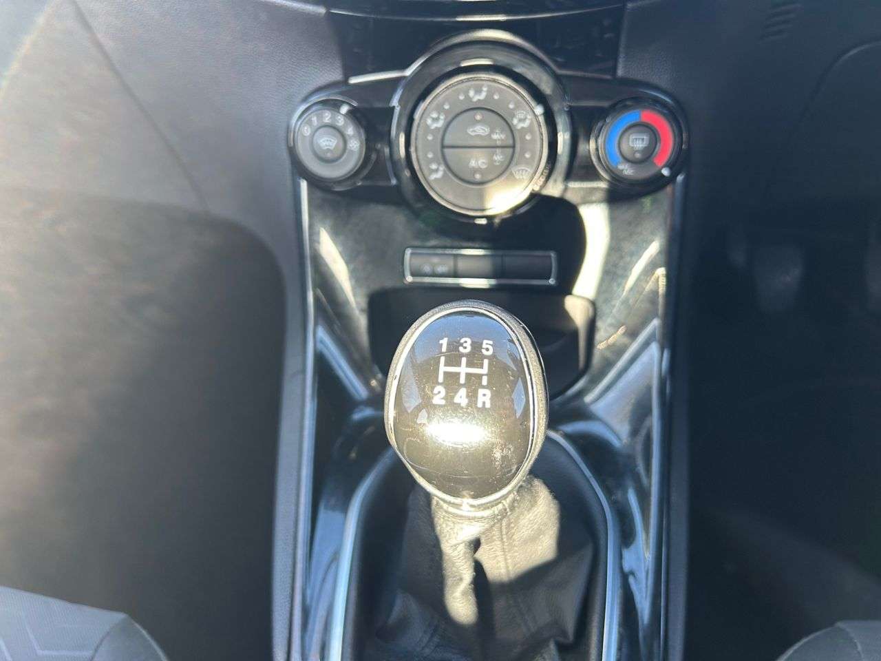 2015 FORD FIESTA 2015 FORD FIESTA