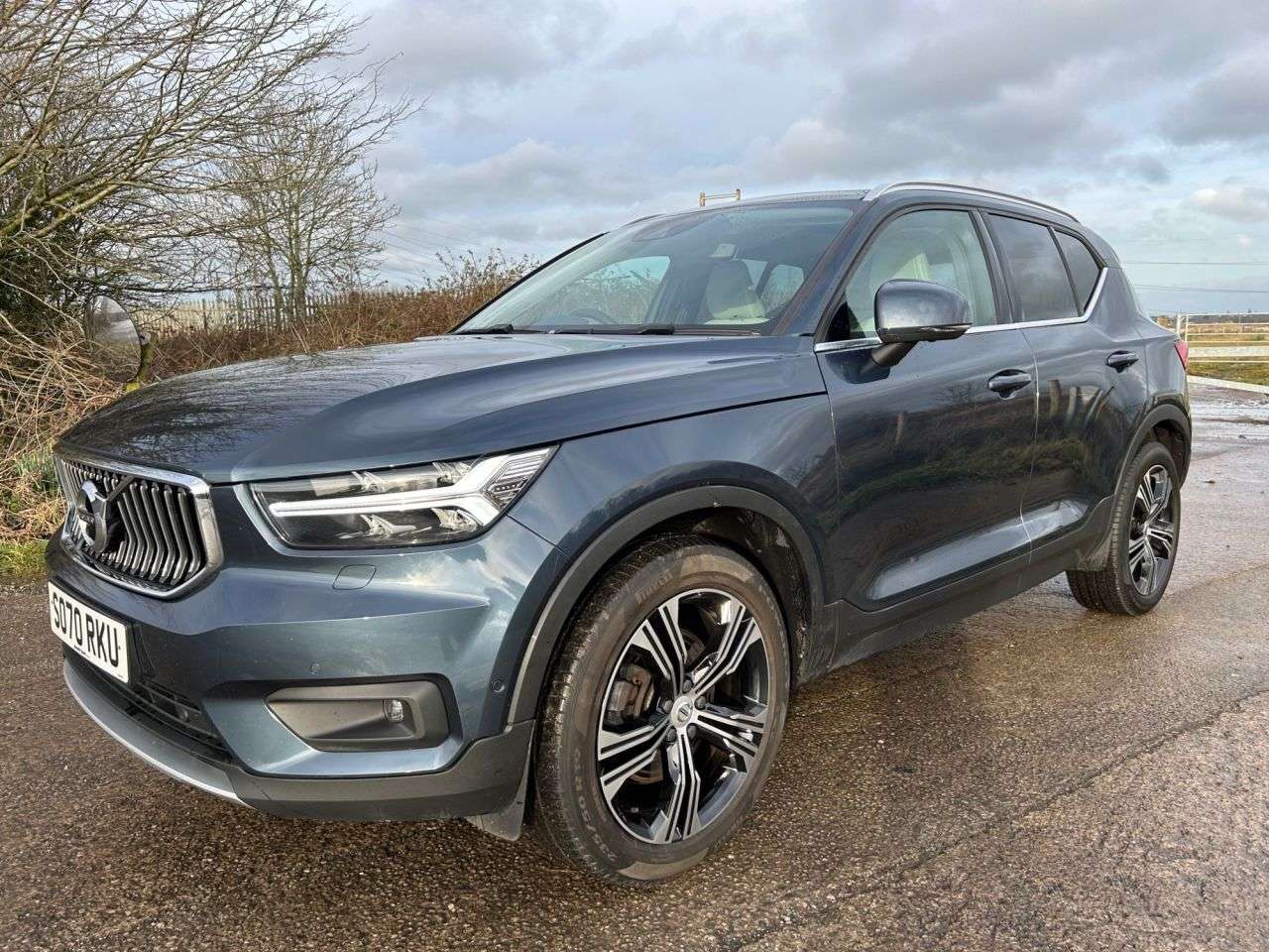 2020 VOLVO XC40 2020 VOLVO XC40