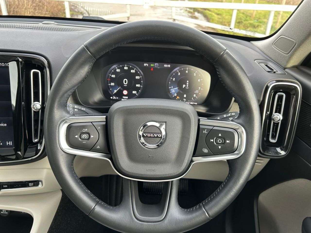 2020 VOLVO XC40 2020 VOLVO XC40