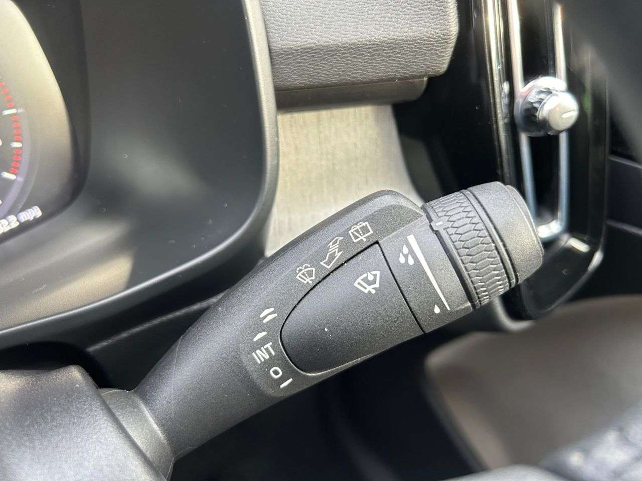 2020 VOLVO XC40 2020 VOLVO XC40