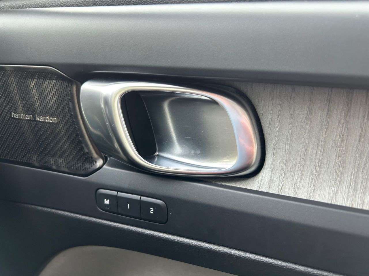 2020 VOLVO XC40 2020 VOLVO XC40