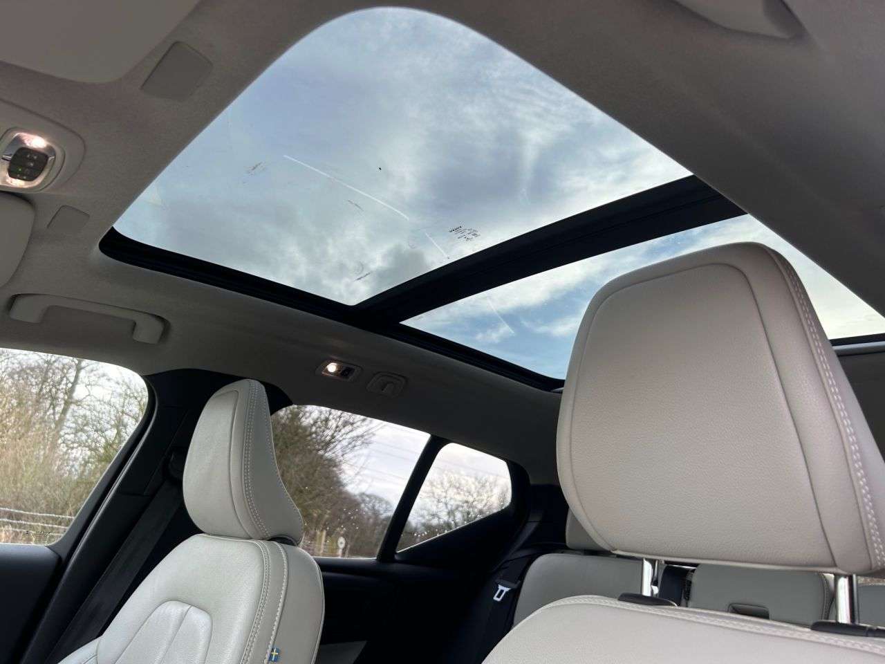 2020 VOLVO XC40 2020 VOLVO XC40