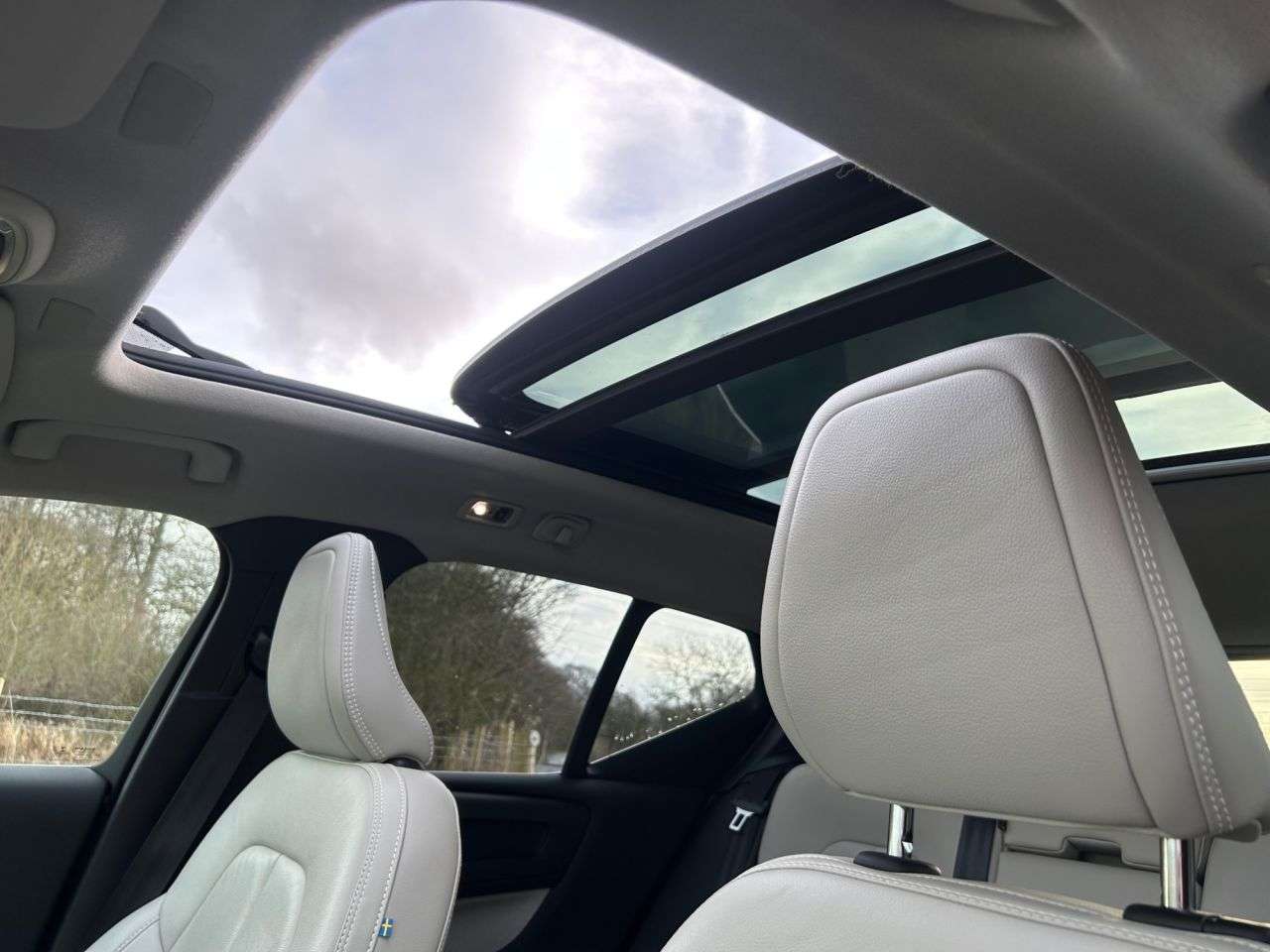 2020 VOLVO XC40 2020 VOLVO XC40