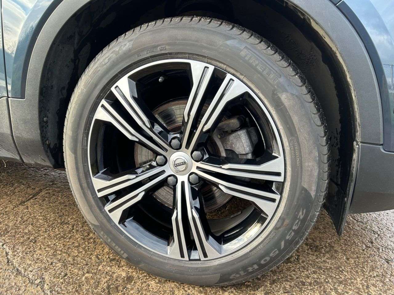 2020 VOLVO XC40 2020 VOLVO XC40