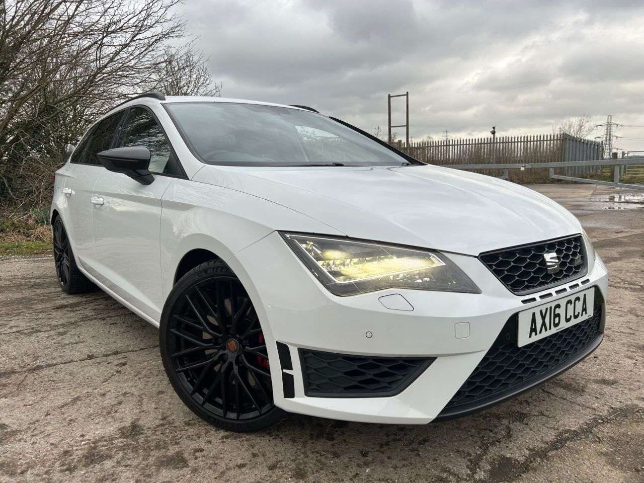 A 2016 SEAT LEON 2.0 TSI Cupra 290 Sport Tourer 5dr Petrol Manual Euro 6 (s/s) (290 ps) A 2016 SEAT LEON 2.0 TSI Cupra 290 Sport Tourer 5dr Petrol Manual Euro 6 (s/s) (290 ps)
