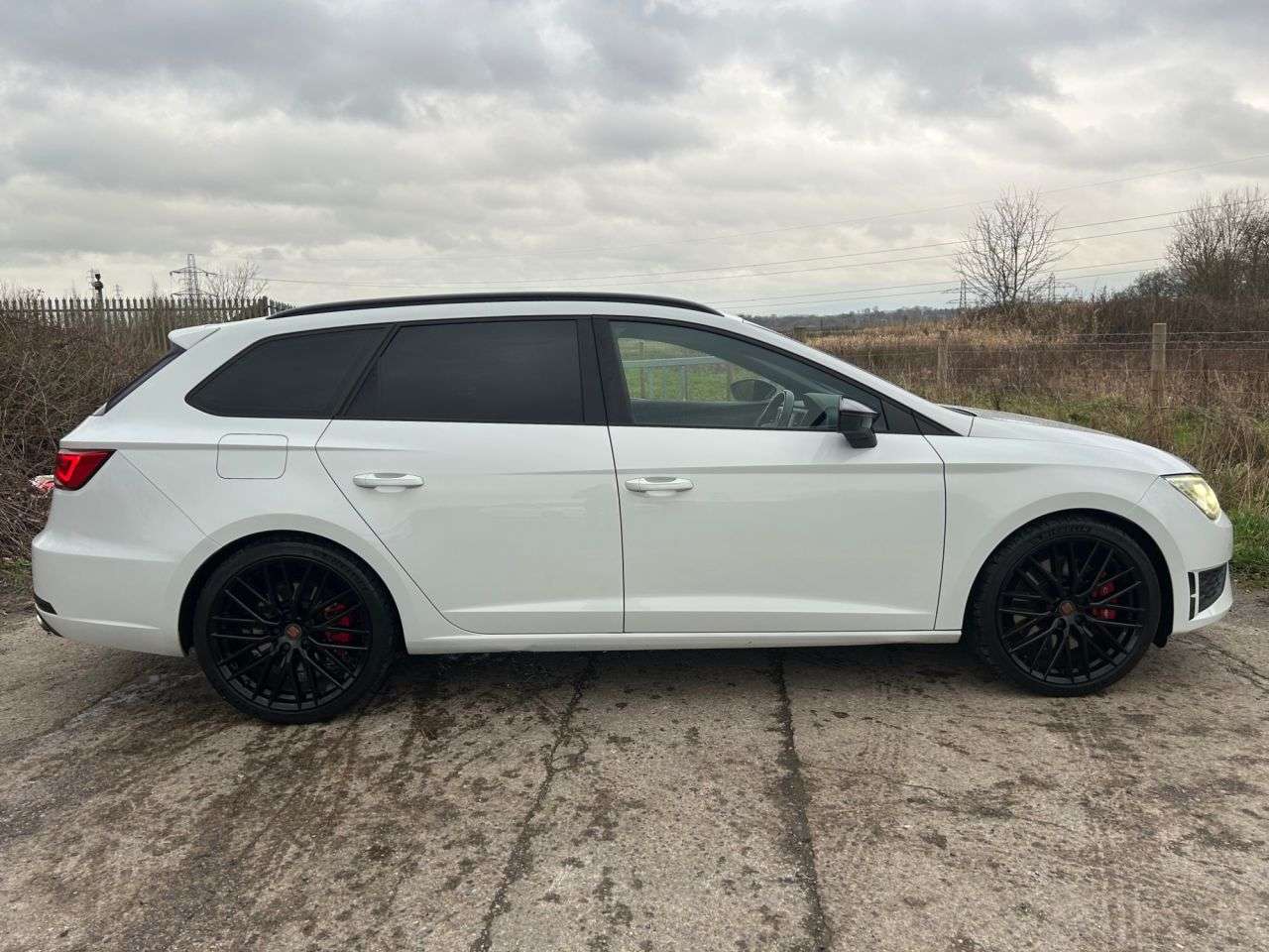 A 2016 SEAT LEON 2.0 TSI Cupra 290 Sport Tourer 5dr Petrol Manual Euro 6 (s/s) (290 ps) A 2016 SEAT LEON 2.0 TSI Cupra 290 Sport Tourer 5dr Petrol Manual Euro 6 (s/s) (290 ps)
